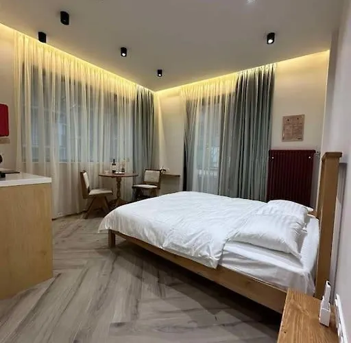 Niari Apartment 1 In Old Batumi